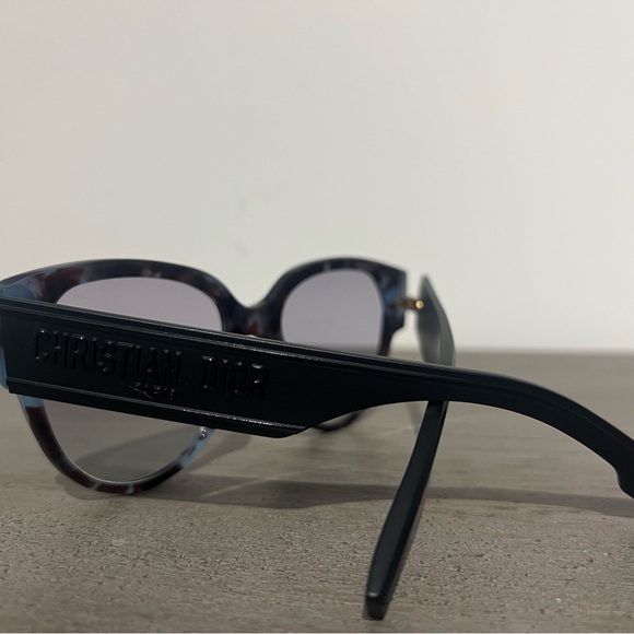 Dior Blue Tortoise Shell Women's Sunglasses (BRAND NEW) - Picture 3 of 5